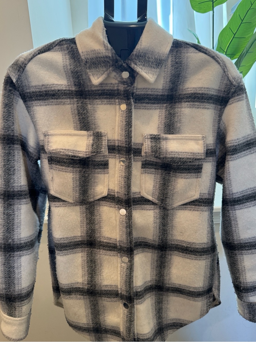 Abercrombie & Fitch Women’s Black & White Plaid Shacket